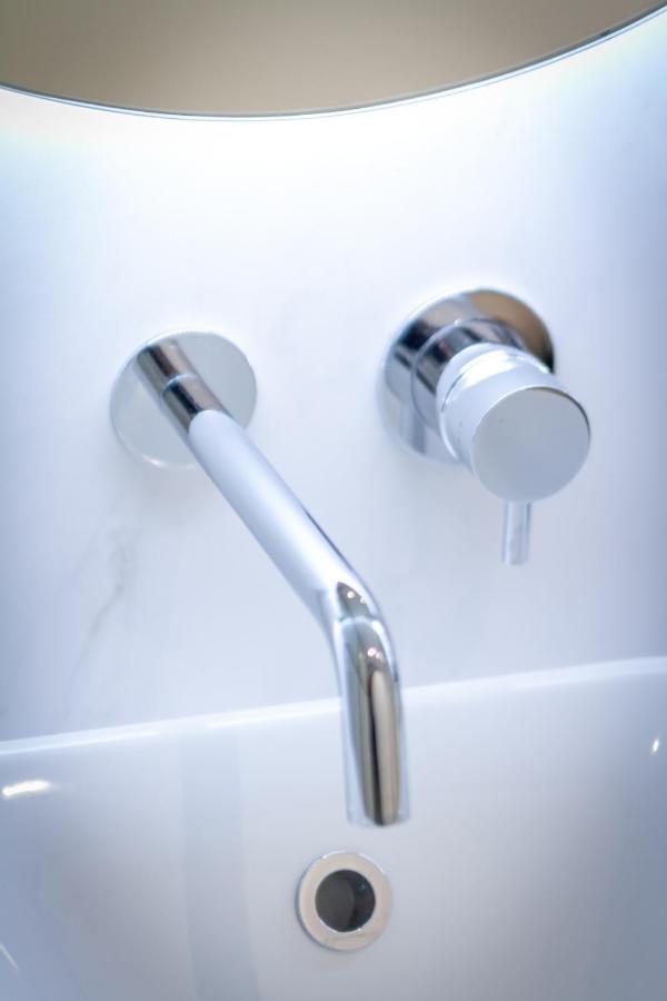 Marbella Banus Suites - Lily Playas Del Duque Banus Beach Apartment ภายนอก รูปภาพ