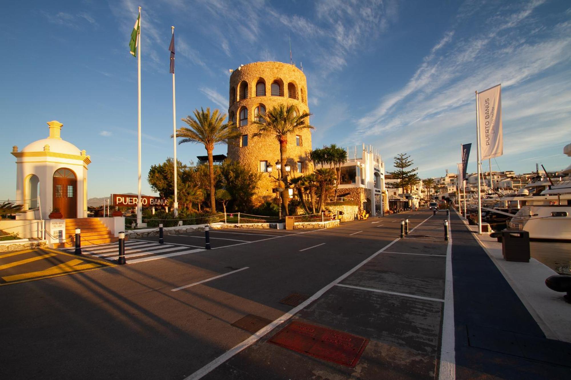 Marbella Banus Suites - Lily Playas Del Duque Banus Beach Apartment ภายนอก รูปภาพ