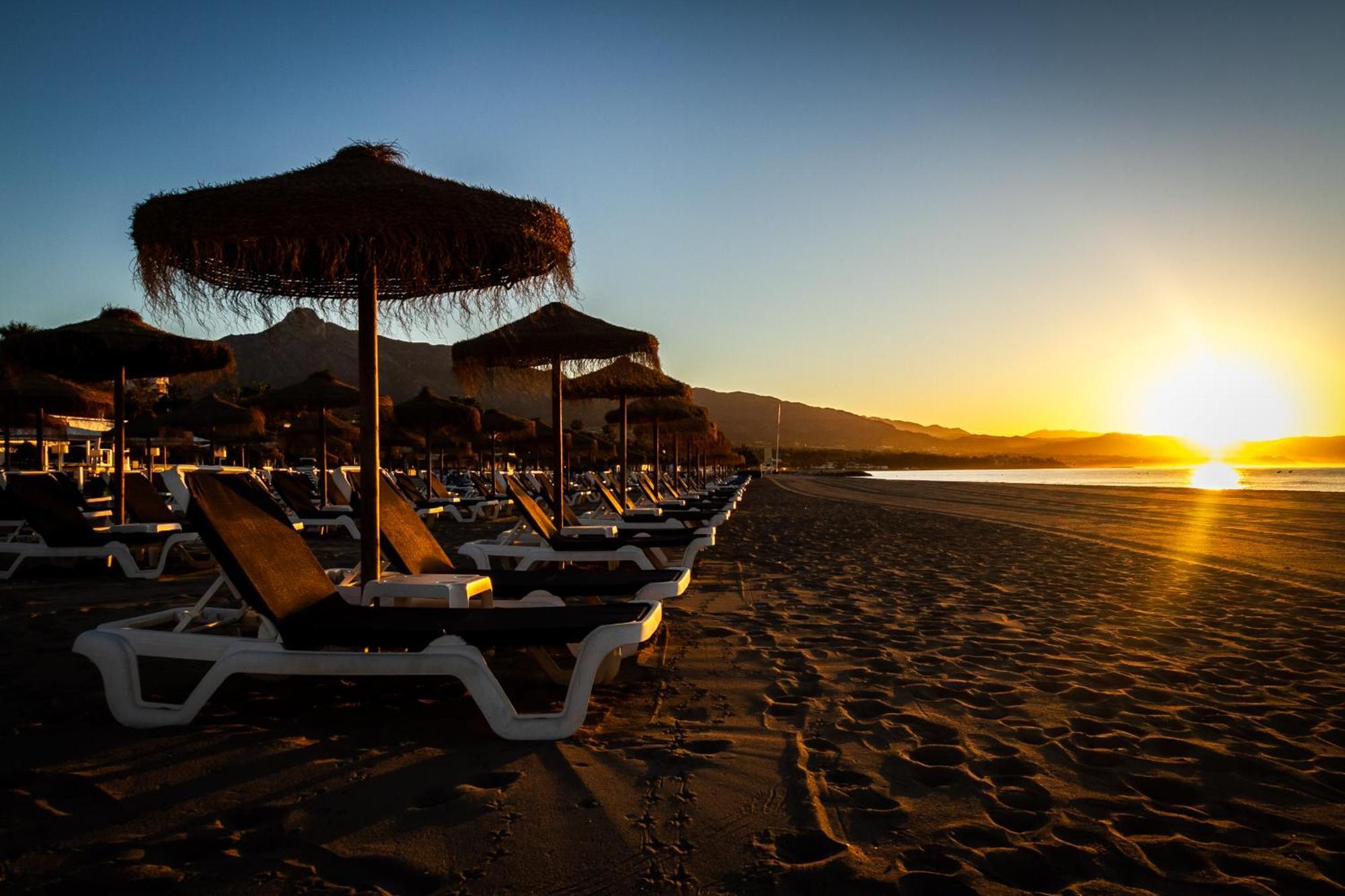 Marbella Banus Suites - Lily Playas Del Duque Banus Beach Apartment ภายนอก รูปภาพ