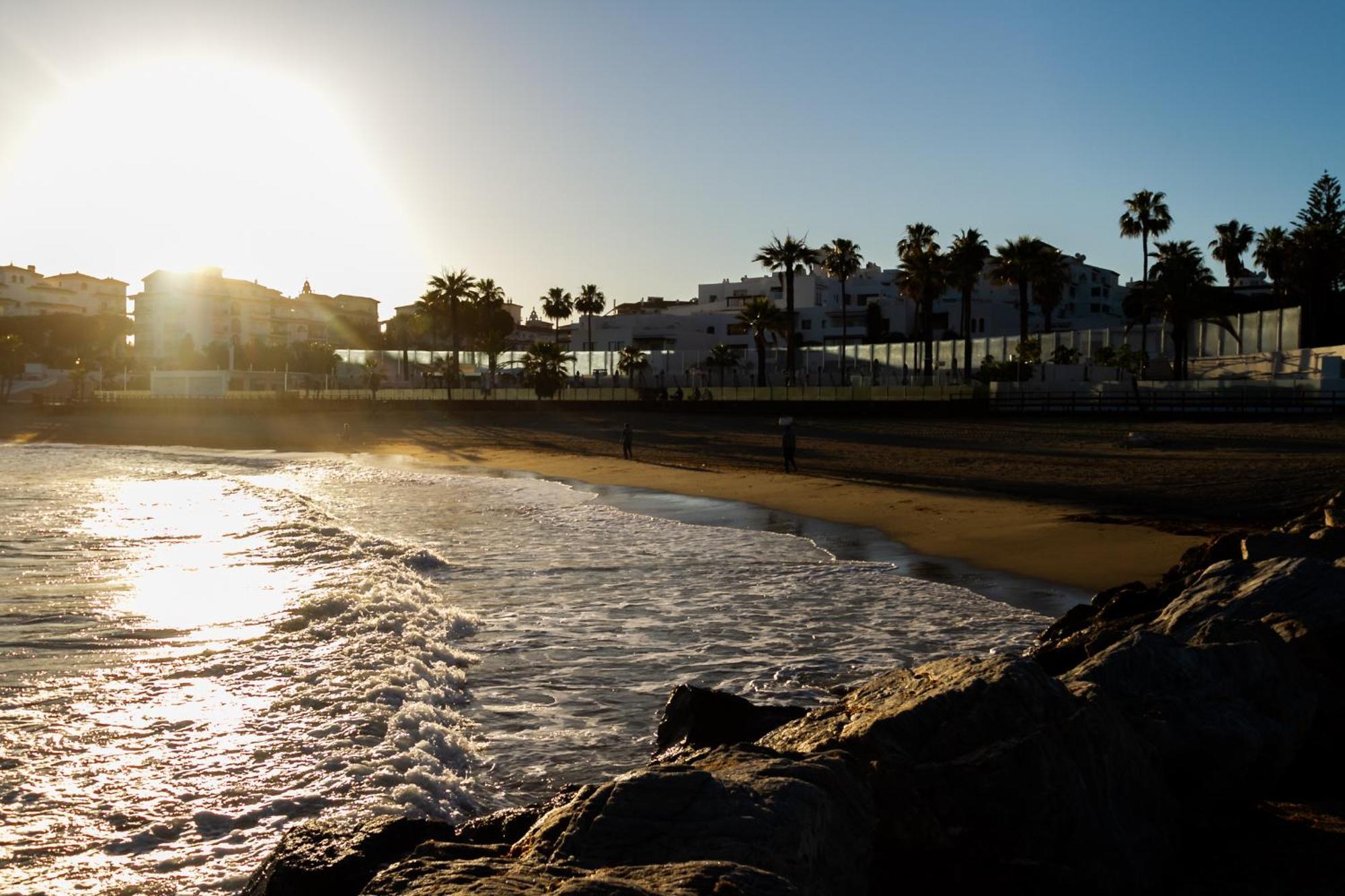 Marbella Banus Suites - Lily Playas Del Duque Banus Beach Apartment ภายนอก รูปภาพ