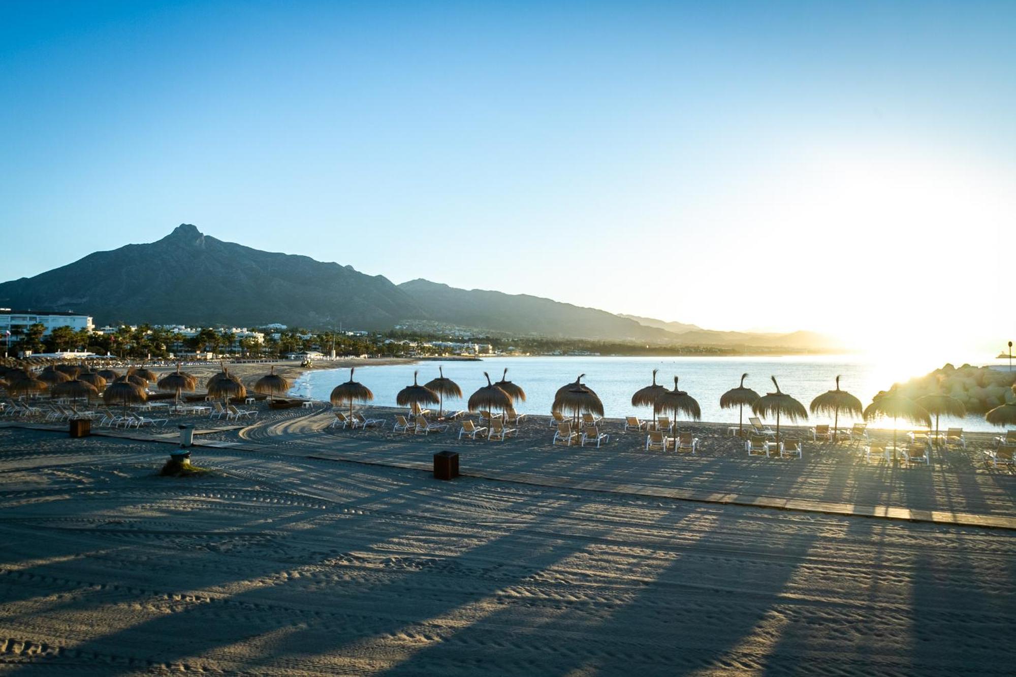 Marbella Banus Suites - Lily Playas Del Duque Banus Beach Apartment ภายนอก รูปภาพ