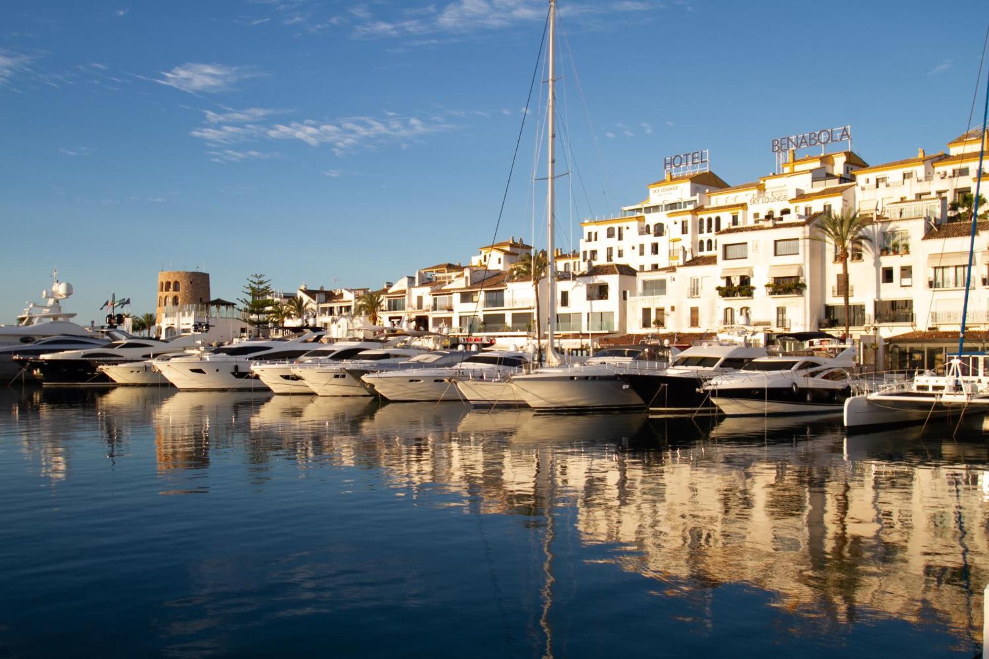Marbella Banus Suites - Lily Playas Del Duque Banus Beach Apartment ภายนอก รูปภาพ