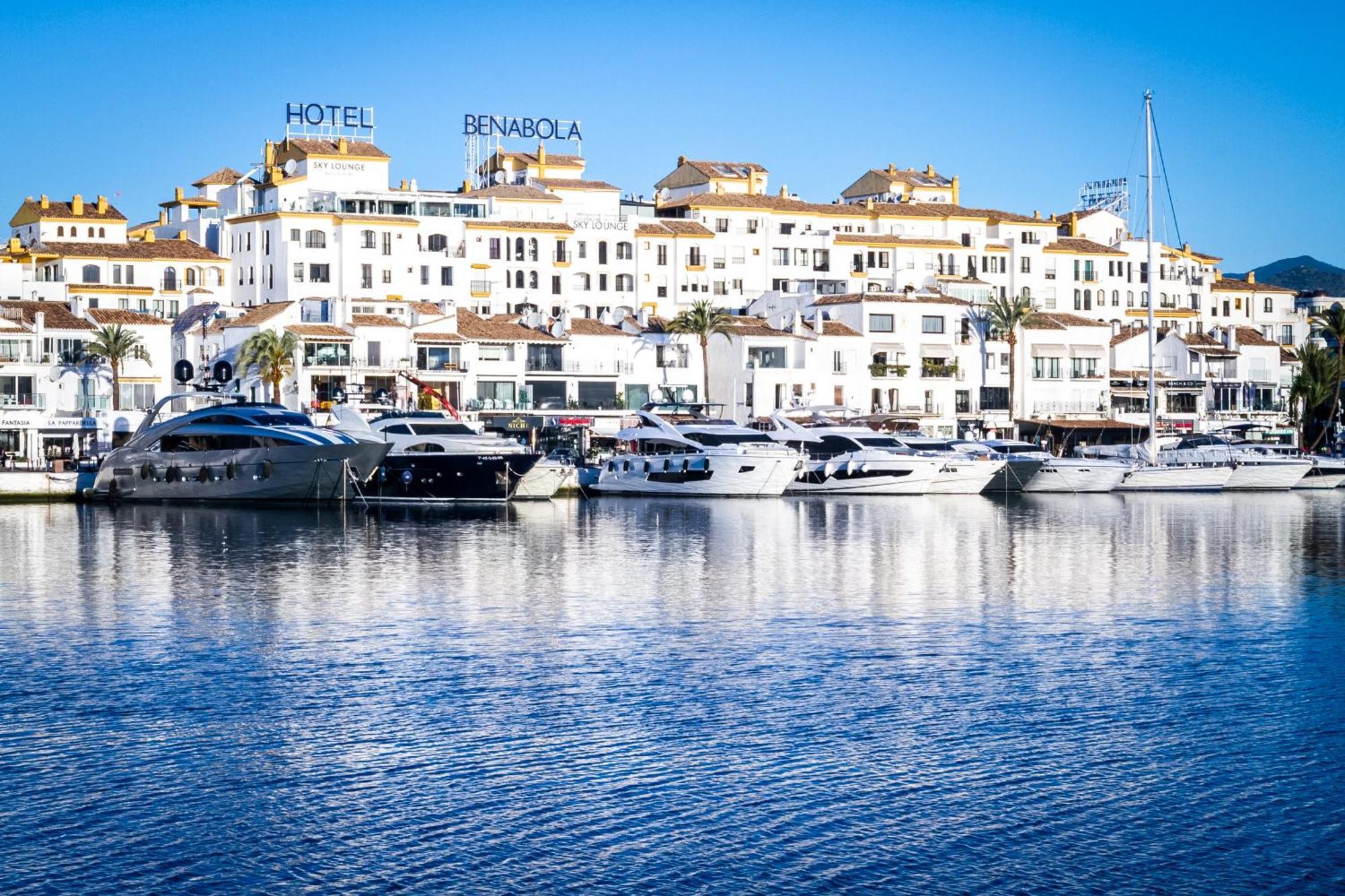 Marbella Banus Suites - Lily Playas Del Duque Banus Beach Apartment ภายนอก รูปภาพ