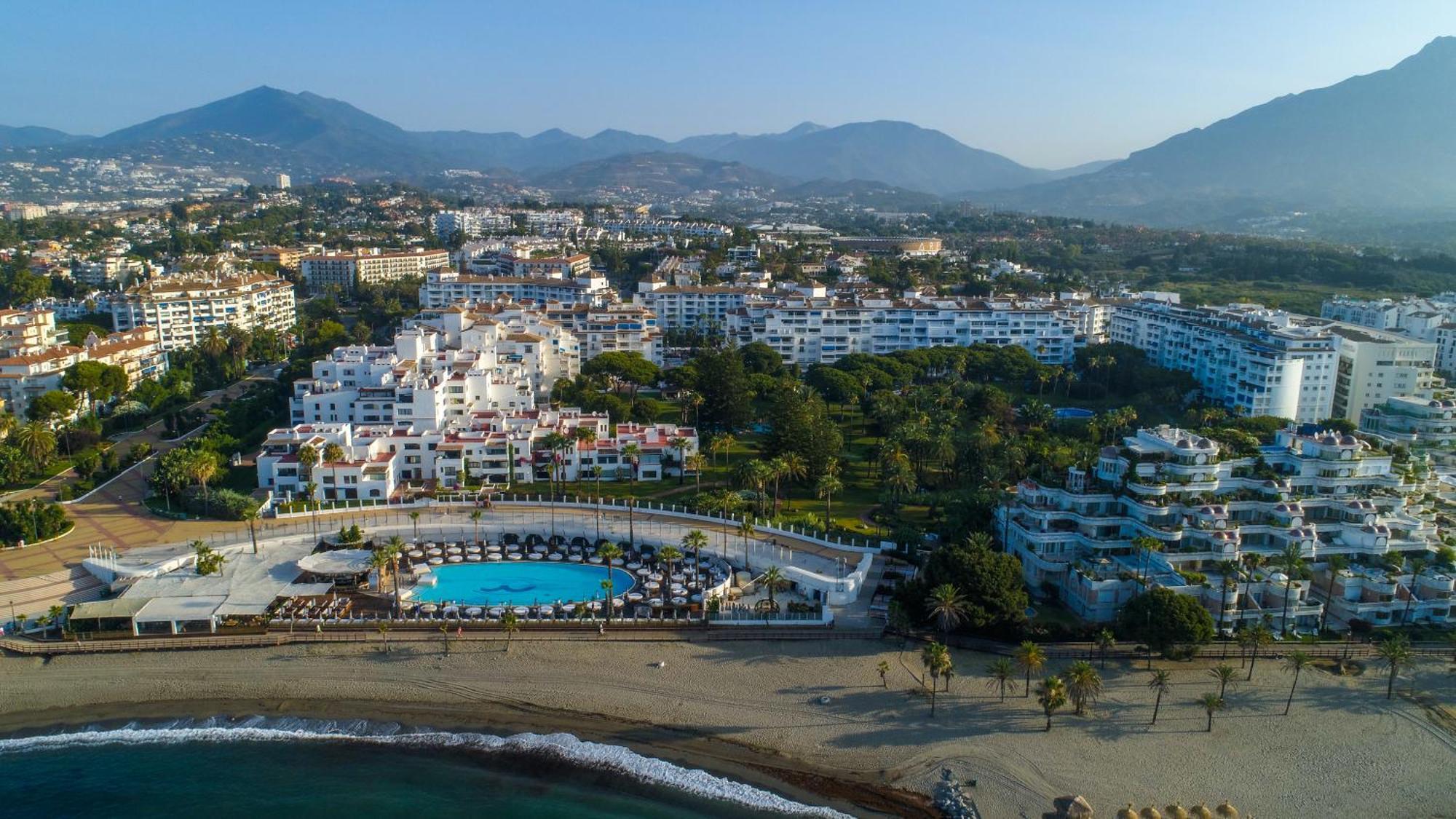 Marbella Banus Suites - Lily Playas Del Duque Banus Beach Apartment ภายนอก รูปภาพ