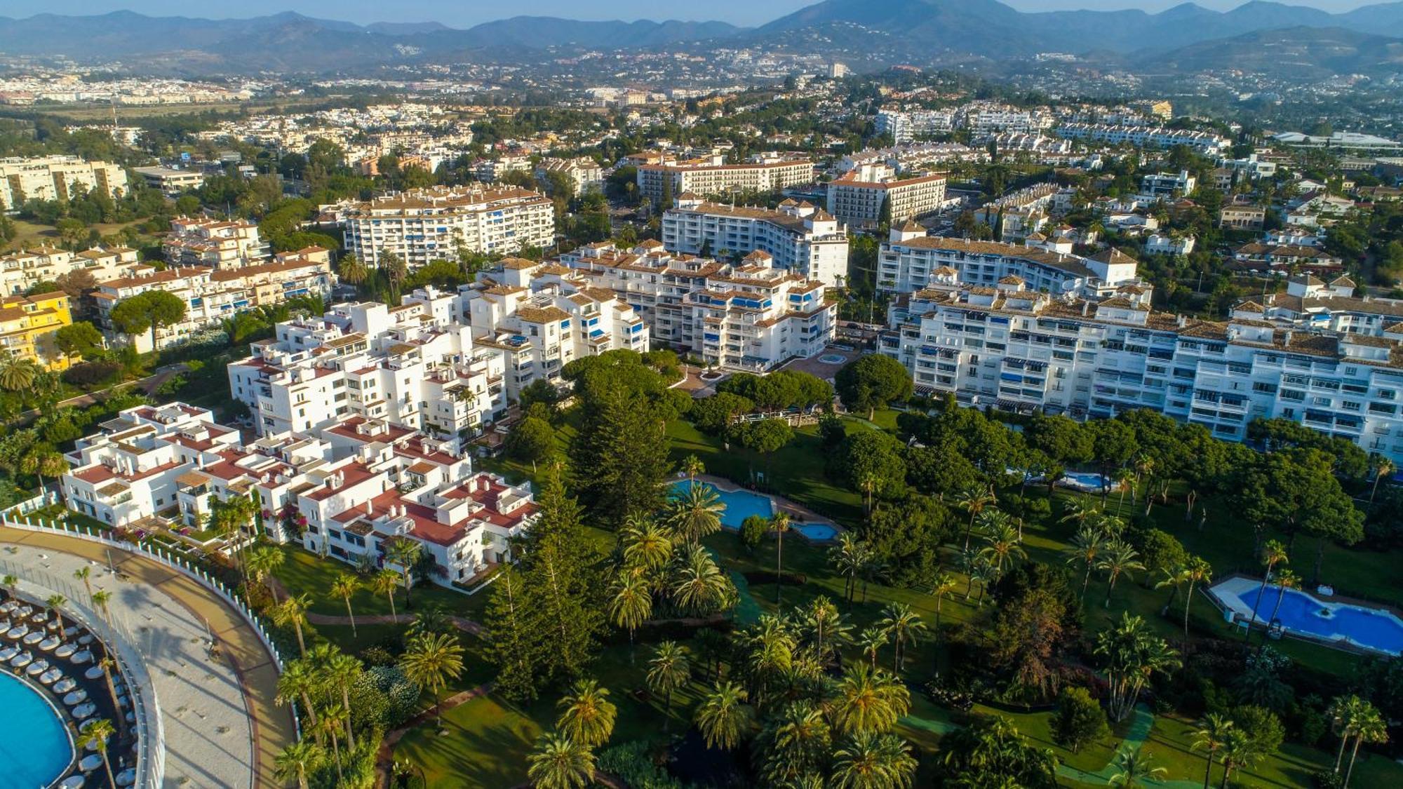 Marbella Banus Suites - Lily Playas Del Duque Banus Beach Apartment ภายนอก รูปภาพ